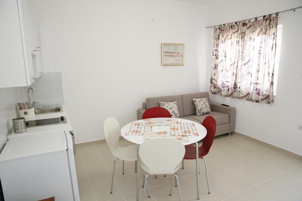 Apartment Udovicic Vodice Kamer foto