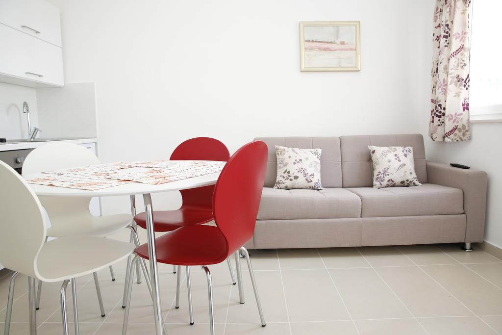 Apartment Udovicic Vodice Kamer foto