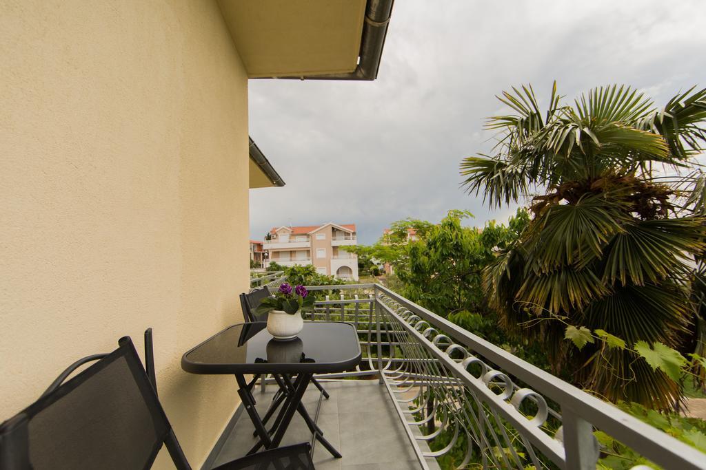 Apartment Udovicic Vodice Kamer foto