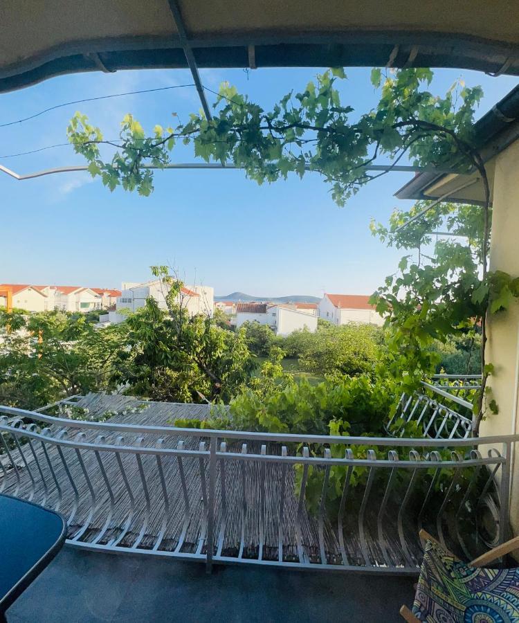 Apartment Udovicic Vodice Buitenkant foto