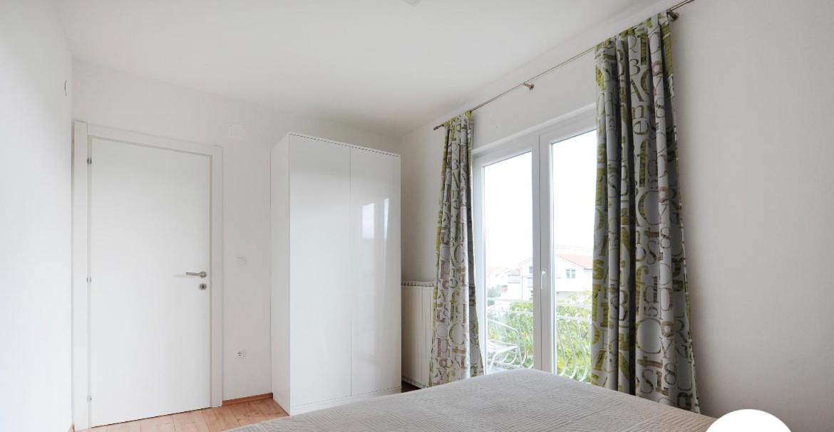Apartment Udovicic Vodice Buitenkant foto
