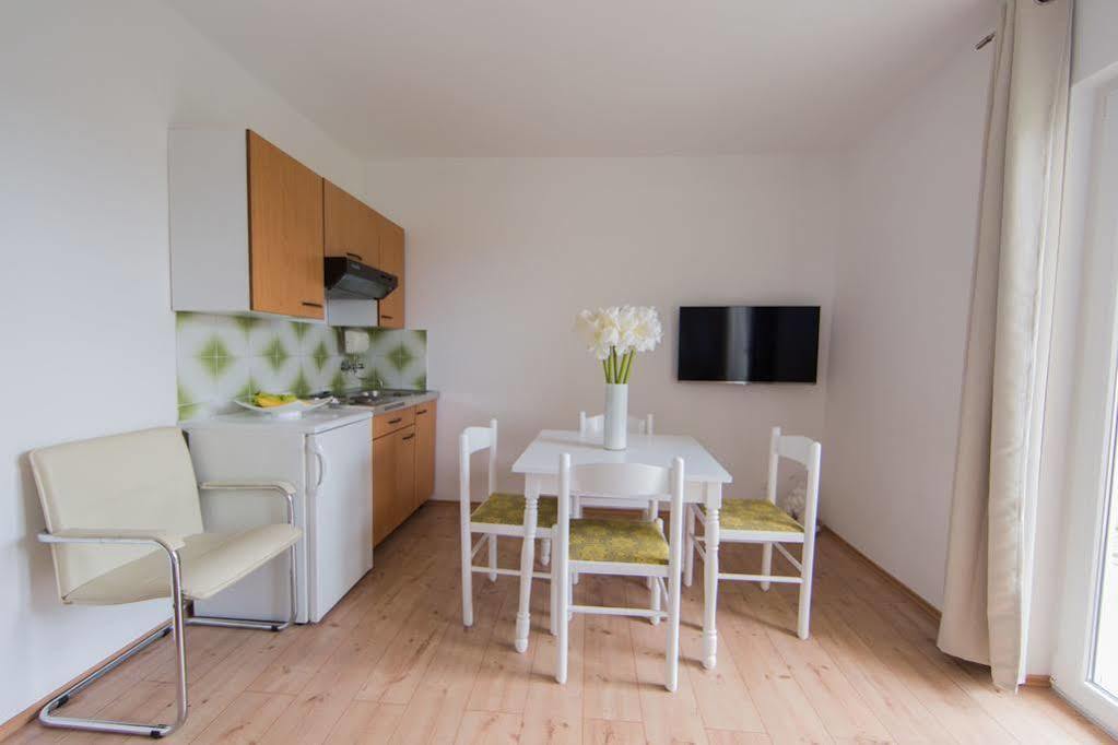 Apartment Udovicic Vodice Buitenkant foto